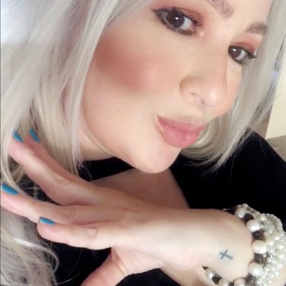 Meet your Posher, Esperanza - Picture 3 of 3